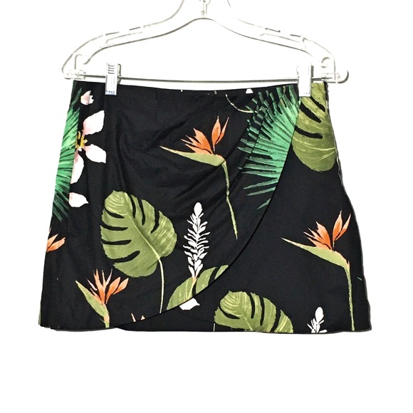 Zara Dresses & Skirts - Zara Trafaluc Collection Floral Mini Skirt M